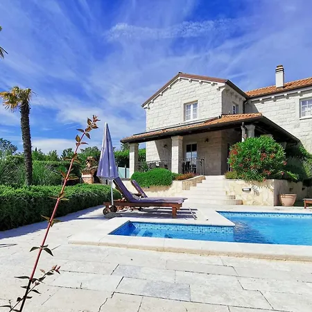 Family Blum Villa