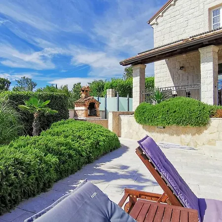 فيلة Family Blum *