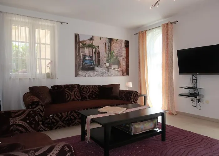 فيلة Family Blum Dobrinj